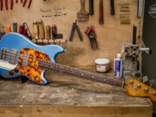 Mustang Bass Guitare Garage Pelham Blue Racing Medium Relic