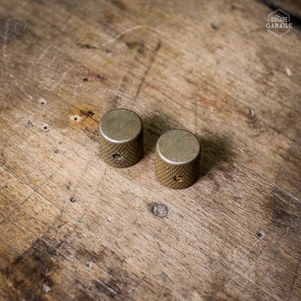 Boutons pour Telecaster ou Precision Bass Style Flat Top Relic By Guitare Garage