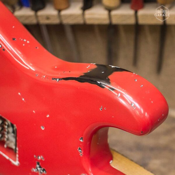 https://guitaregarage.com/wp-content/uploads/2023/09/Stratocaster-Hot-Rod-Red-Over-Black-Relic-Racing-6.jpg
