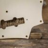 Pickguard Parchment Jazzbass Relic by Guitare Garage