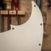 Pickguard Parchment Jazzbass Relic by Guitare Garage