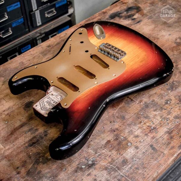 Corps Stratocaster frêne des marais Sunburst 3 Tons Light Relic by Guitare Garage C-1-941