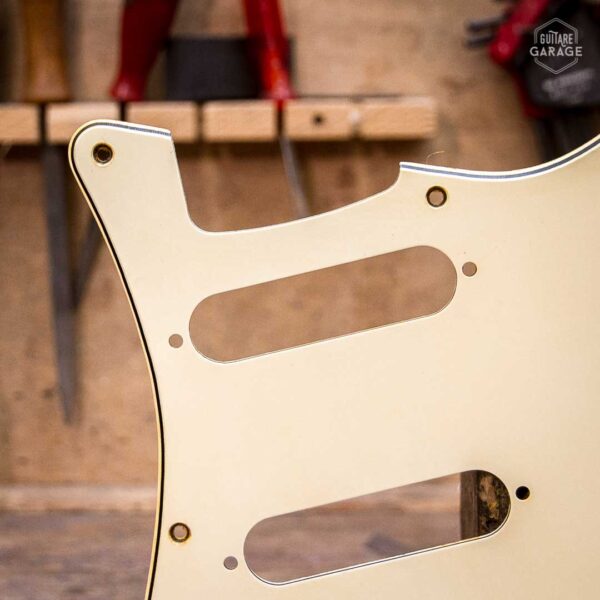 Pickguard 11 trous pour Stratocaster Cream Relic by Guitare Garage