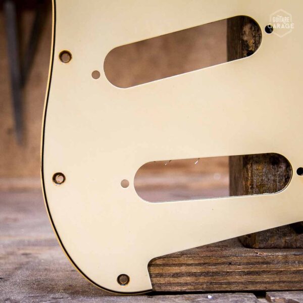 Pickguard 11 trous pour Stratocaster Cream Relic by Guitare Garage