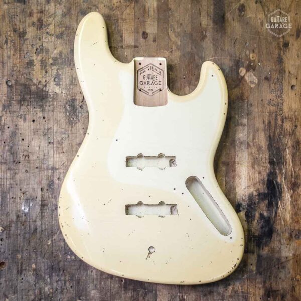 Corps Type Jazz Bass aulne Aged Olympic White Light Relic by Guitare Garage