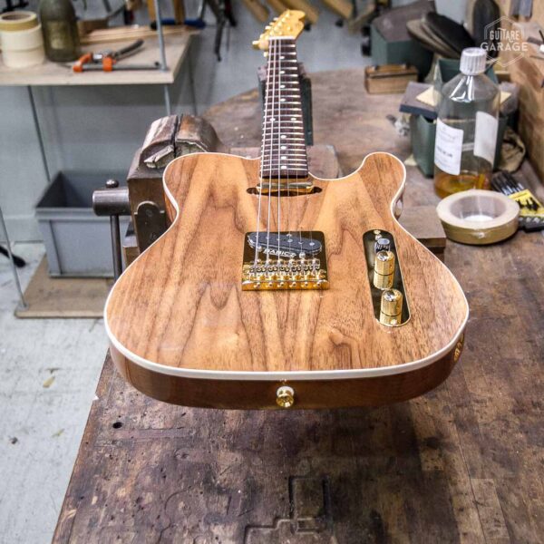 Guitare Garage Modee T Walnut Gold Edition