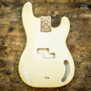 Corps Type PB aulne Aged Olympic White Relic by Guitare Garage