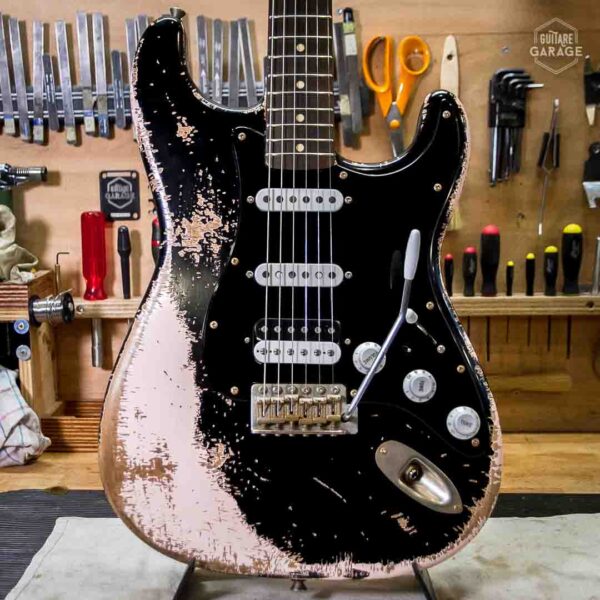 Guitare Garage Modèle S HSS Black Over Shell Pink Heavy Relic Hepcat