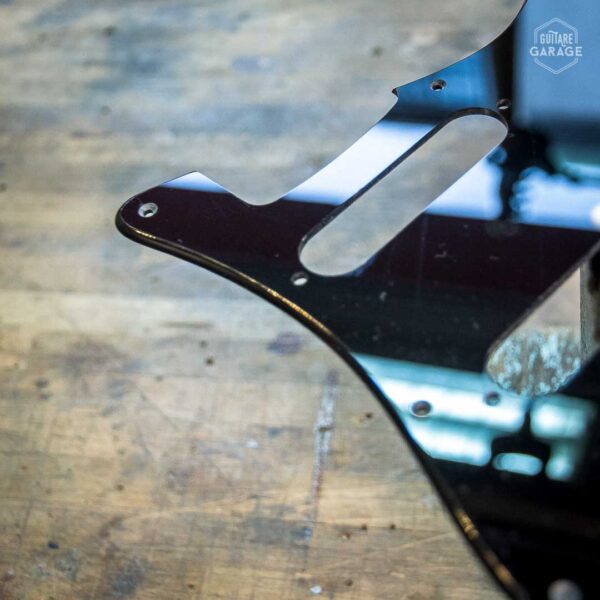 Pickguard Black Strat Gilmour en Altuglass Noir Brillant by Guitare Garage Configuration SSS sans perçage mini switch