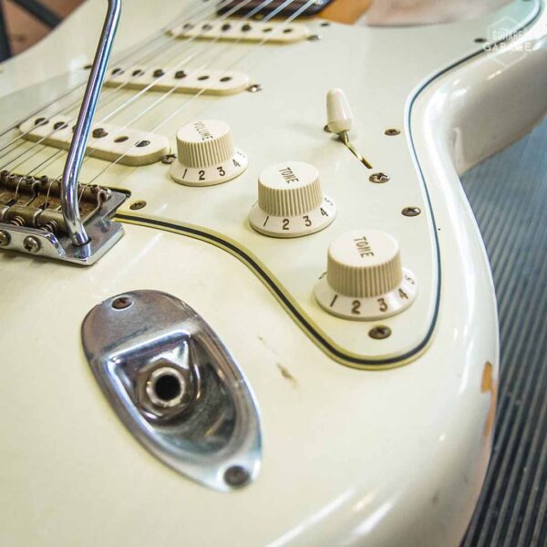 Occasion - Fender Custom Shop Strat 63 Olympic White Relic