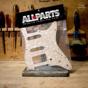 Pickguard Allparts Stratocaster HSS Parchment Pearloid