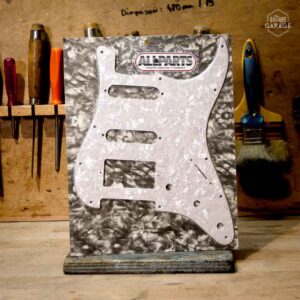 Pickguard Allparts Stratocaster HSS White Pearloid