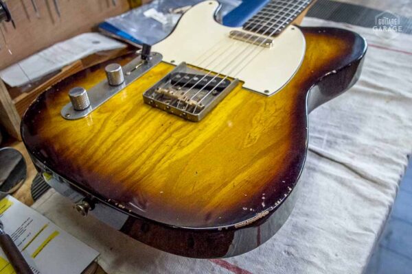 Guitare Garage Modèle T Gaucher Swamp Ash Sunburst 2 Tons Relic Hepcat Broadcaster