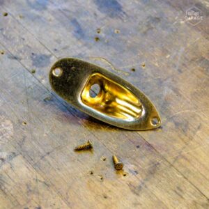 Support jack pour Stratocaster Gold Relic by Guitare Garage