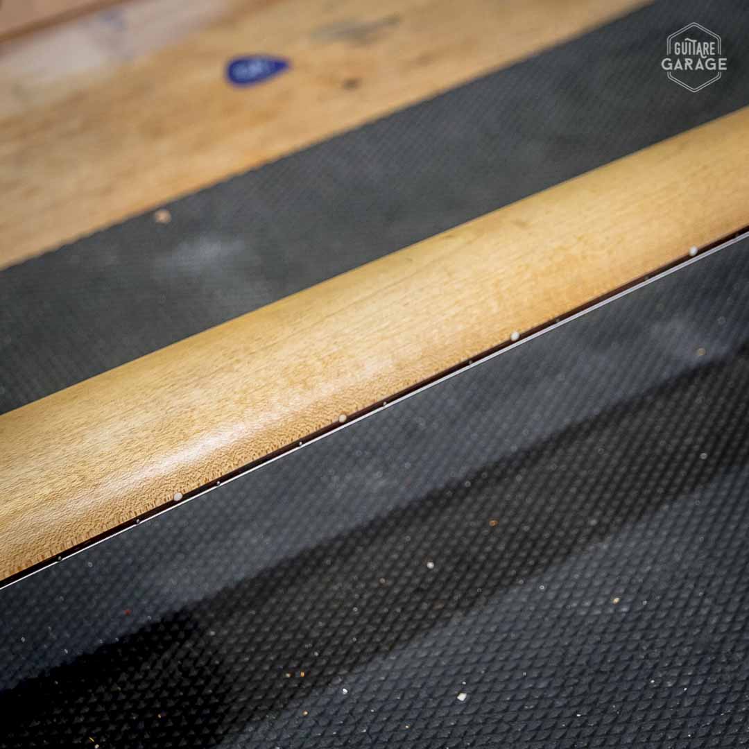 Guitare Garage Modèle T Sunburst 2 Tons Relic Bindings Blancs Micros Lollar Special T