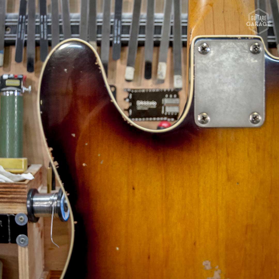 Guitare Garage Modèle T Sunburst 2 Tons Relic Bindings Blancs Micros Lollar Special T