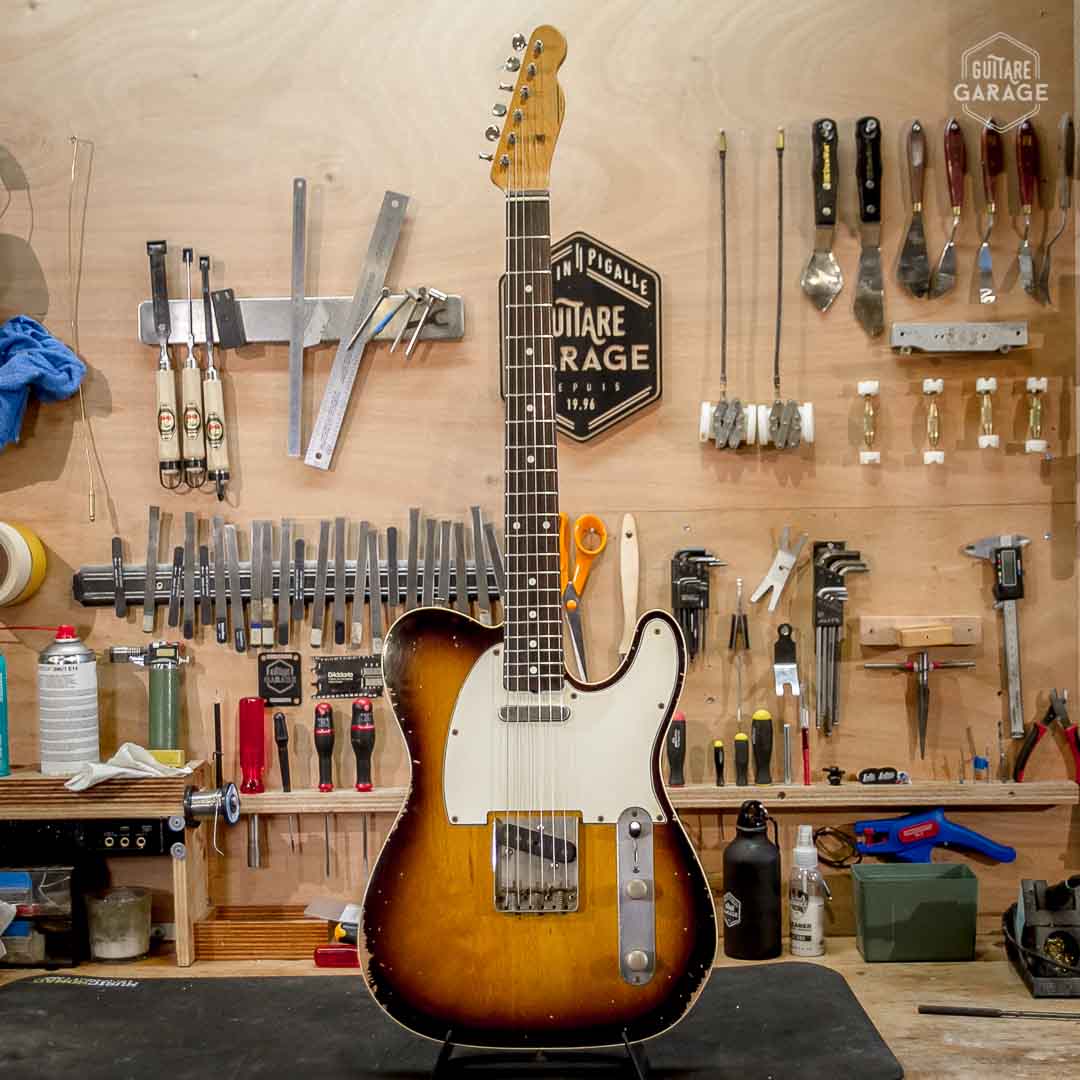 Guitare Garage Modèle T Sunburst 2 Tons Relic Bindings Blancs Micros Lollar Special T